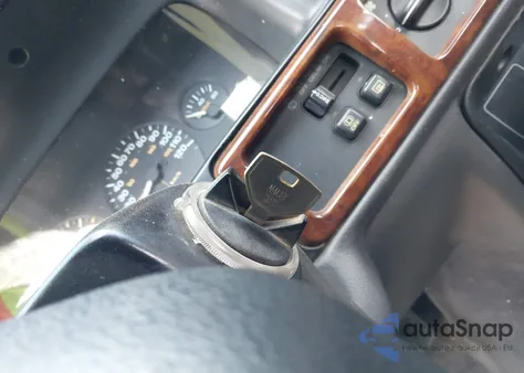 1998 Jeep Grand Cherokee Laredo from USA, damaged, VIN 1J4GZ58S5WC106520